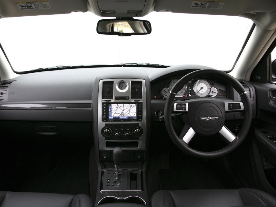  Chrysler 300C CRD SRT-Design 2008 года  (фото 6 из 21)